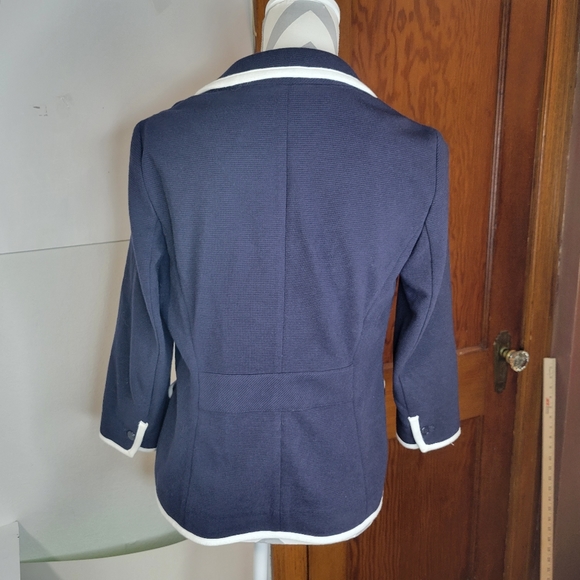 Womans Talbots Navy White Accents Crop 2 button Jacket Size Small Small spot - Picture 7 of 12